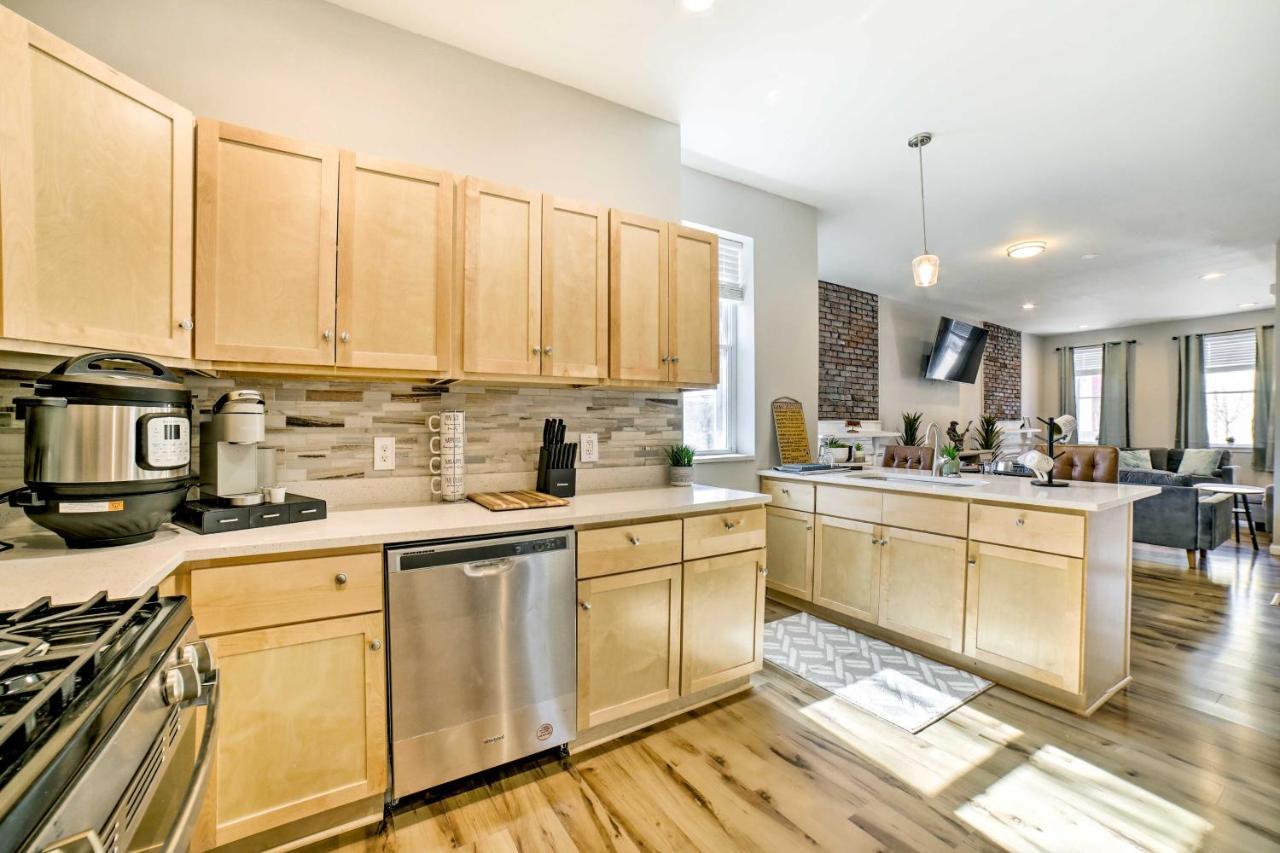 Ferienhaus Townhome 1 Mi To Downtown