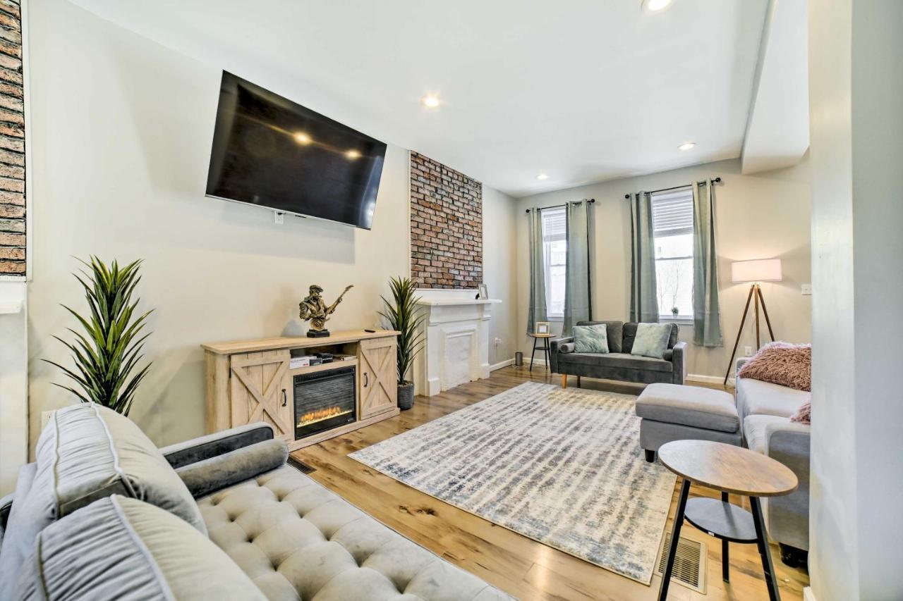 Townhome 1 Mi To Downtown Ferienhaus *