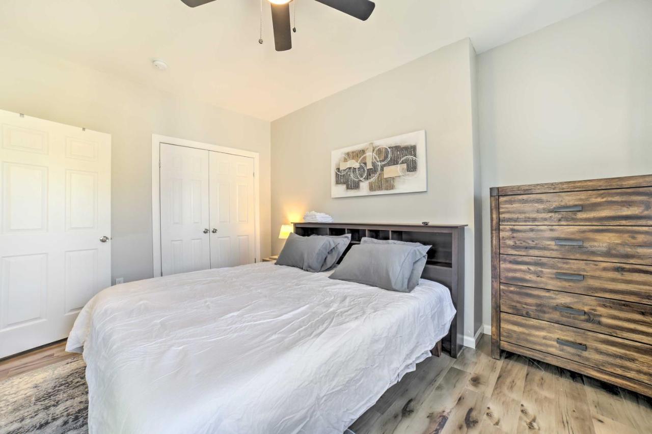 Townhome 1 Mi To Downtown Ferienhaus *